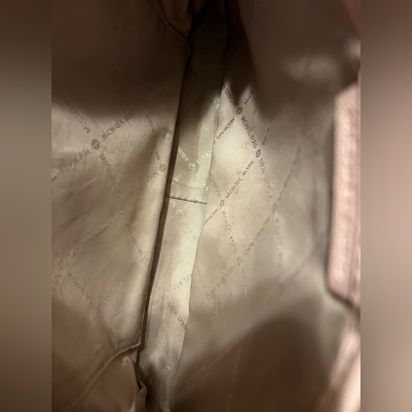 UC Michael Kors Light Blush Crossbody and Wallet 2-piece Set - Picture 5 of 12